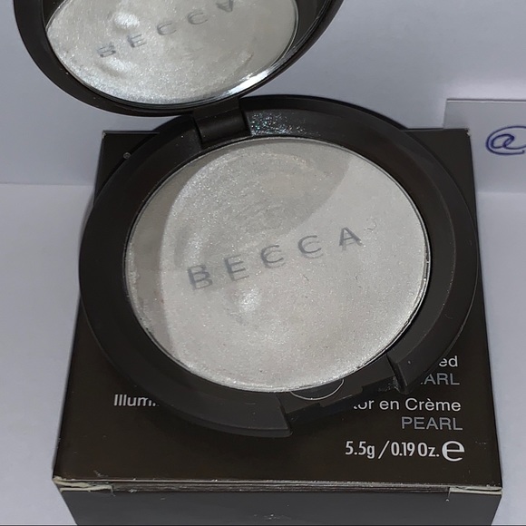 Pearl BECCA Shimmering Skin Perfector Poured Highlighter Cream - Picture 3 of 14